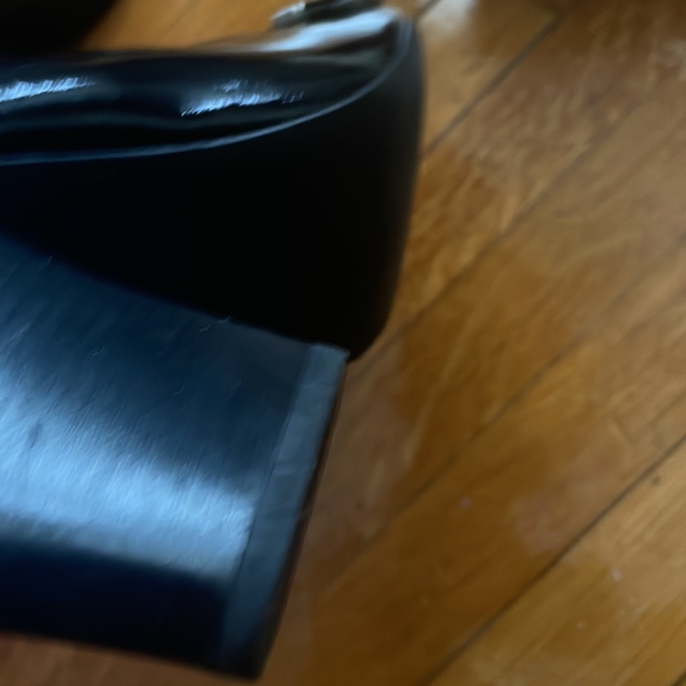 EUC Michael Kors Lattington Pump (black patent finish) - original box - Picture 8 of 12